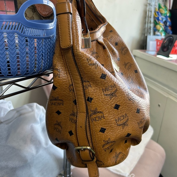MCM Cognac Visetos shoulder bag - Picture 2 of 13